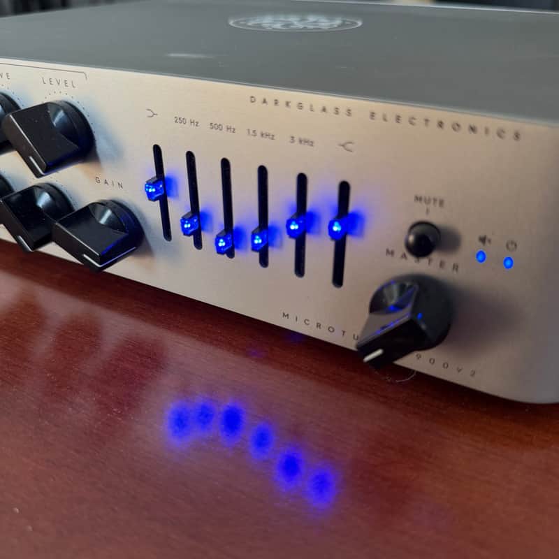 Darkglass Electronics Microtubes 900 V2 900-Watt Bass Amp Head