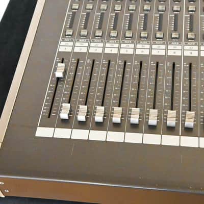 Roland M-400 48-Channel Live Digital Mixing Console CG01WR2 image 10