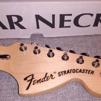 Immagine Fender Stratocaster Classic 70s Maple Neck - 2