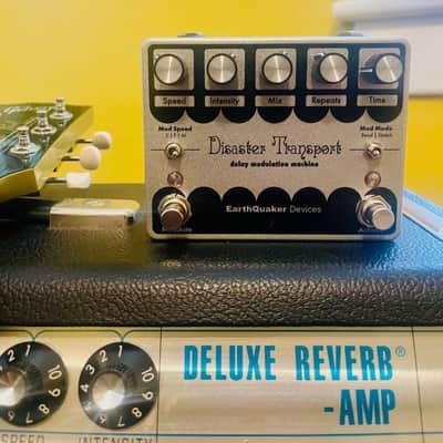 EarthQuaker Devices Disaster Transport Delay Modulation Machine