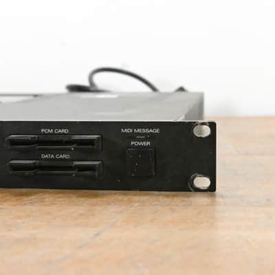 Roland JV-880 Multi Timbral Synthesizer Module CG011TE image 2