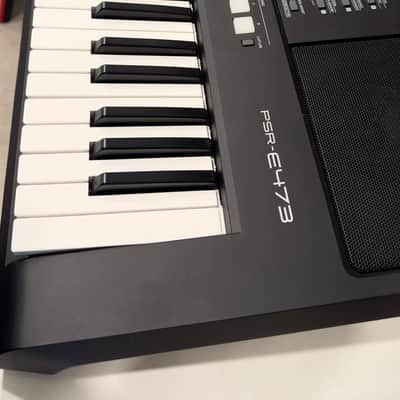 Yamaha PSR-E473 61-Key Portable Keyboard 2021 - Present - Black image 1