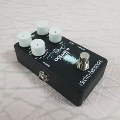 Electro-Harmonix Oceans 11 Reverb Pedal ( US Plug adapter ) image 3