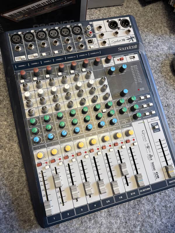 Soundcraft Signature 10 Compact 10-Channel Analog Mixer