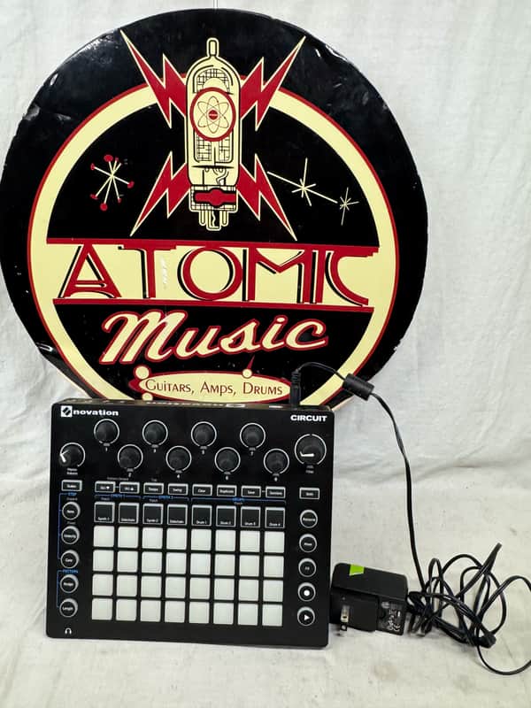 Novation Circuit Groovebox with Power Supply image 1