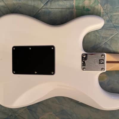 2022 FENDER Player Stratocaster® Floyd Rose® HSS - MEXICAN - Polar White image 9