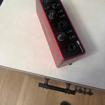 Focusrite Scarlett 2i2 3rd Gen USB Audio Interface 2019 - Present - Red / Black image 3