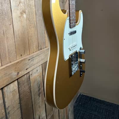 Squier Paranormal Custom Nashville Stratocaster Electric Guitar - Aztec Gold image 7