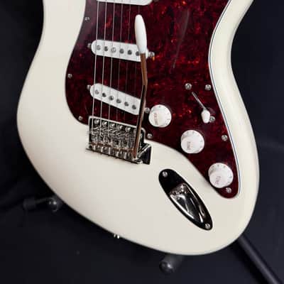 Squier Classic Vibe 60's Stratocaster Electric Guitar Olympic White image 4