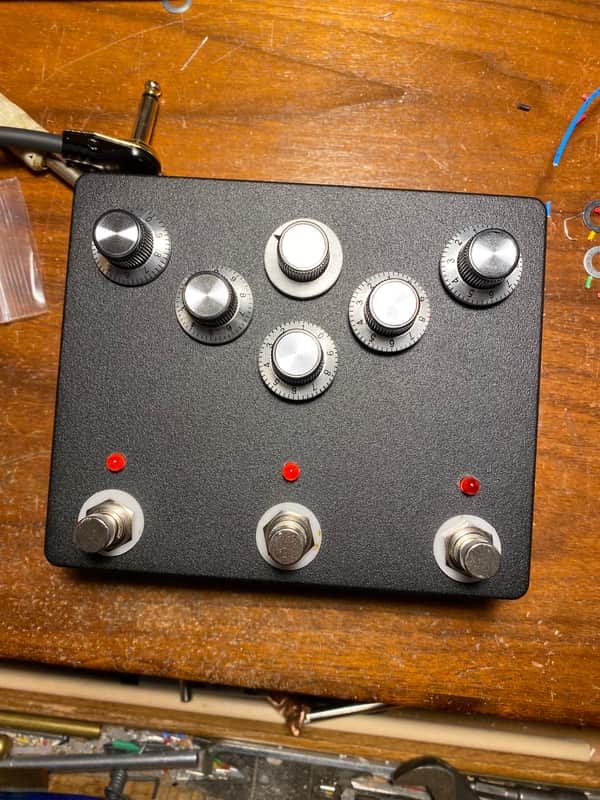 Super-Freq Parentheses Fuzz 2021 Black powder coat image 1