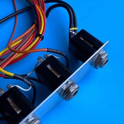 KORG LP-10 Vintage Electronic Piano Synthesizer Part: Rear Socket I/O & Harness image 3