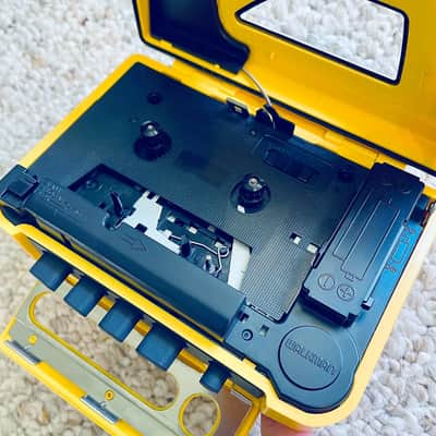 Sony WM-AF54 [COLLECTIBLE] Walkman Cassette Player, Top Yellow, Working ! image 9