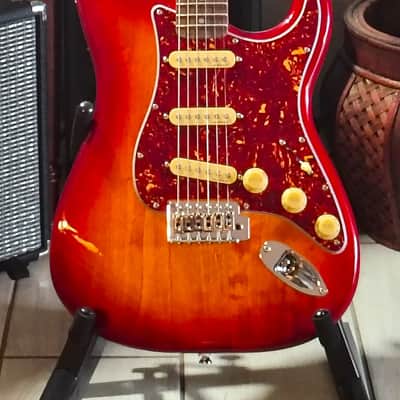 Fender Squire Stratocaster 2025-Sienna Sunburst-Red Tortoise image 1