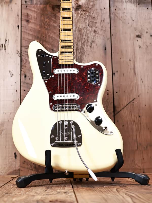 Fender Vintera II '70s Jaguar with Maple Fretboard - Vintage White
