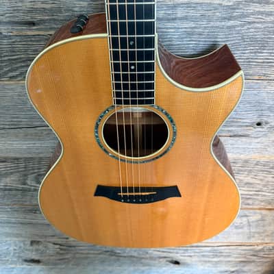 Used Taylor 2009 Custom Grand Auditorium Natural OSHC image 4