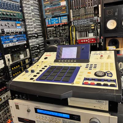AKAI MPC 4000 MPC4000  Drum Sampler 512meg /CD/80HD Black pads //ARMENS//