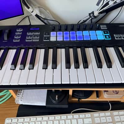 Novation Launchkey 37 MKIII MIDI Keyboard Controller 2020 - Present - Black