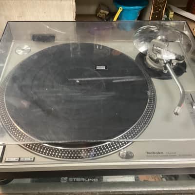 Technics SL-1200MK2 1979 - 2010 - Silver image 4