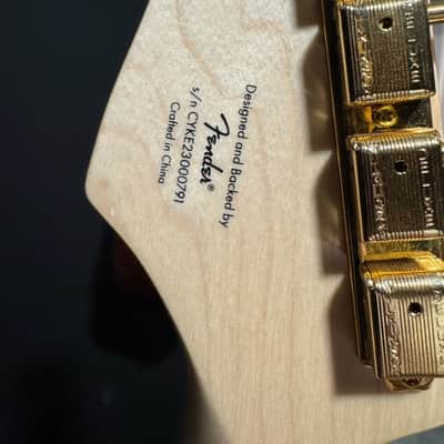 Squier Paranormal Custom Nashville Stratocaster with Laurel Fretboard 2023 - Present - Aztec Gold image 8