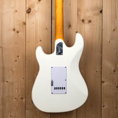 Sterling SUB Series Cutlass CT30HSS 2025 - Present - Olympic White image 2