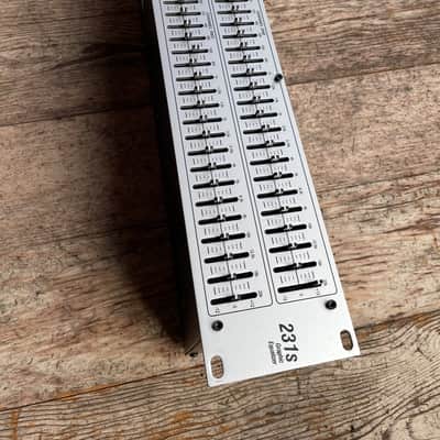 dbx 231s Dual 31-Band Graphic Equalizer - Rackmount 2U 2009 - Present - Silver image 3