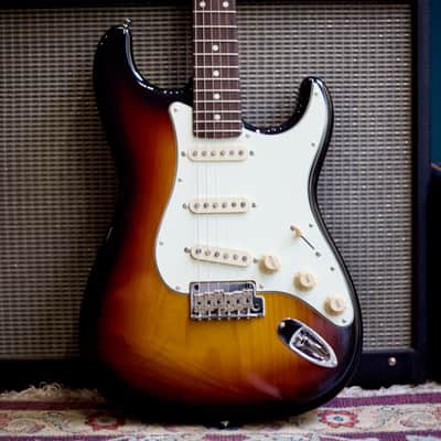 FGN Neo Classic NST100RAL-3TS – Stratocaster Style – Brand New w/ Original Gig Bag – Made in Japan imagen 4