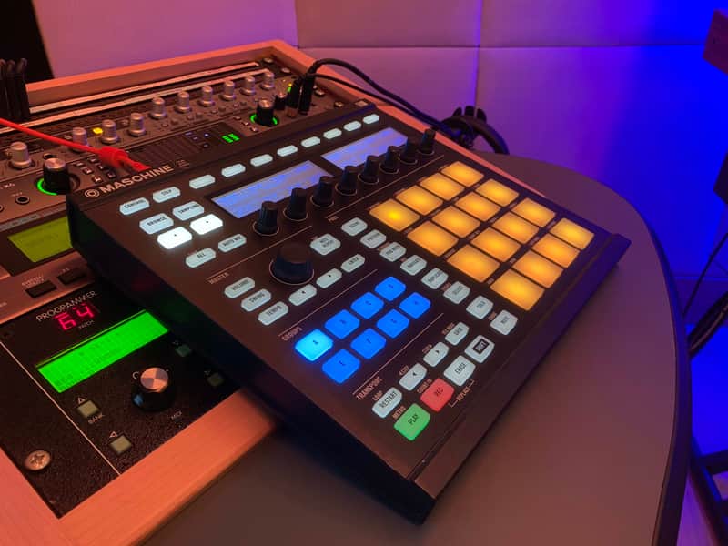 Native Instruments Maschine MKII 2010s - Black image 1