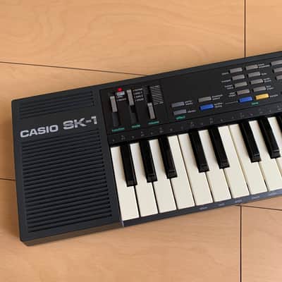 Casio SK-1 Sampling Keyboard w/ Box image 2