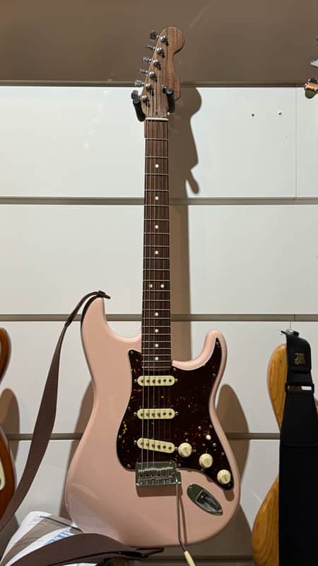 Fender American Professional II Stratocaster with Rosewood Neck 2021 - Shell Pink image 1