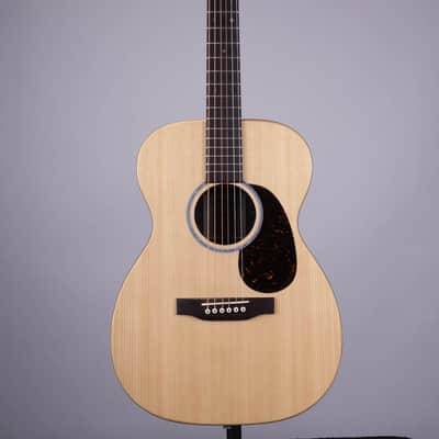 Used Martin X-Series 00-X2E Acoustic Electric Guitar with Bag image 2