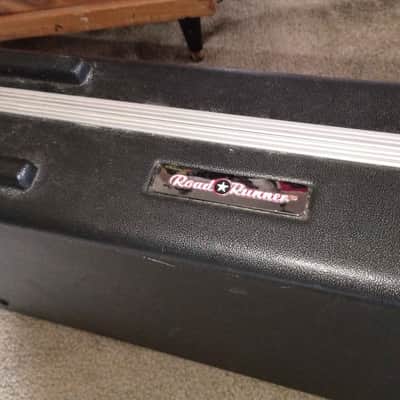Road Runner Bass Hard Shell Case image 3