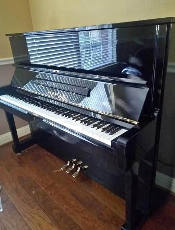 Yamaha U3 - Glossy image 1