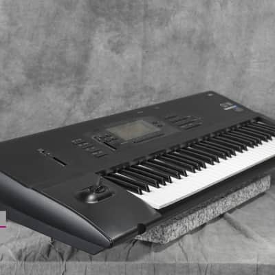 KORG 01/W Music Workstation synthesizer in Good condition. image 3