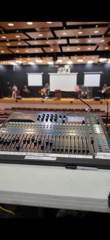 Allen & Heath QU-24 Digital Sound Board 2019 - Present - Black image 1