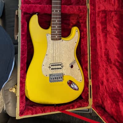 Fender Tom DeLonge Stratocaster Original 2002 - 2003 - Graffiti Yellow image 2