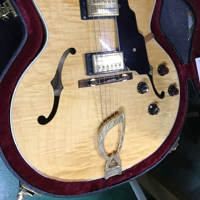 Guild U.S.A. X-170 BL Westerly R.I. production . Original hardcase Natural image 1