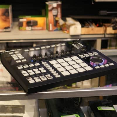 Native Instruments Maschine Studio w/Box - Used image 2