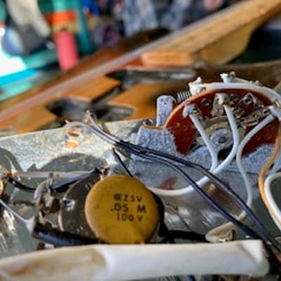 Fender Stratocaster with Maple Fretboard 1978 - 1981 - Sunburst image 12