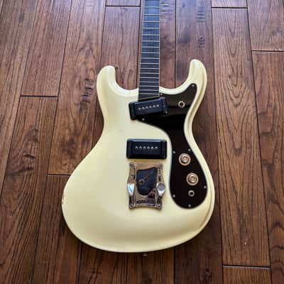 Mosrite Japan The Ventures Electric Guitar White MIJ image 2