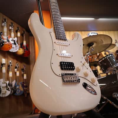 Suhr Classic S Antique Olympic White RW HSS image 2