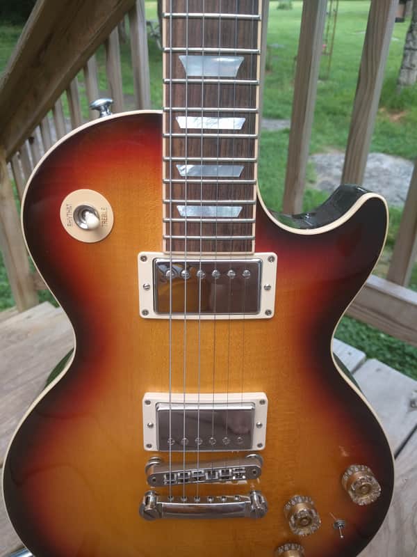 Gibson Les Paul Classic 2015 3 Color Sunburst, excellent and with upgrades and Gibson hard case. image 1