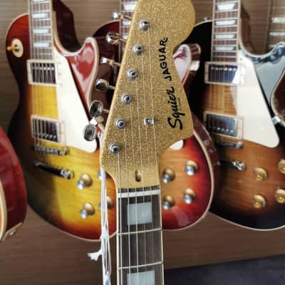 Squier Limited Edition Classic Vibe 70s Jaguar 2024 - Gold Sparkle image 3