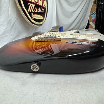 Fender American Standard Stratocaster Guitar 2008 - 3-Color Sunburst / Rosewood fingerboard image 17