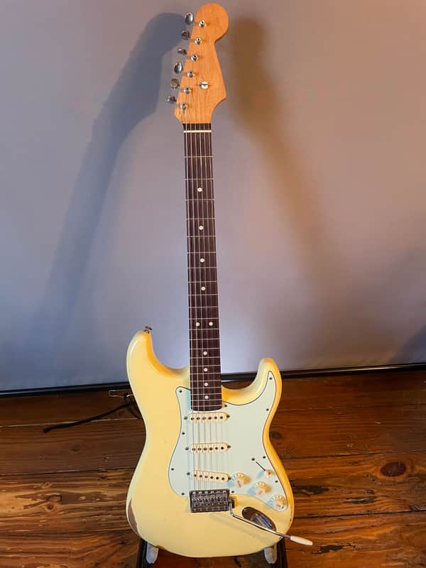 Fender FSR Road Worn '60s Stratocaster 2020 - CME Limited - Vintage White - Warmoth Roasted Maple Neck / Steel Frets & Curtis Novak Bridge Pickup