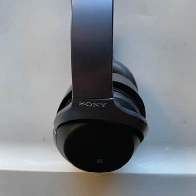 Sony WH-1000XM2 Wireless Noise Canceling Headphones image 6
