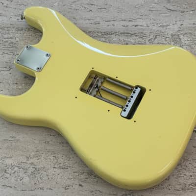 Fender Special Edition Canary Diamond Yellow 60's Stratocaster Alder BODY Vintage '62 Reissue Vintera image 12