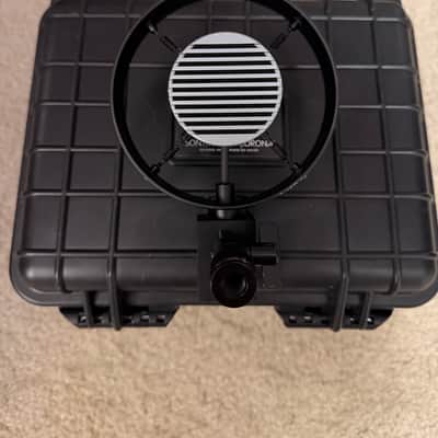 Sontronics Corona w/case image 2