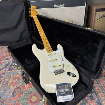 *Video* Fender JV Modified 60's Stratocaster Olympic Soft V Neck White Hard Case - 2022 image 2