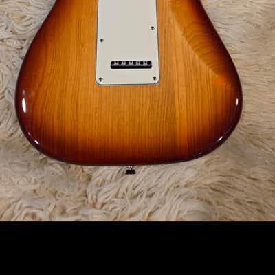 2012 Fender American Stratocaster in Ash with Rosewood Fretboard Sienna Sunburst image 3