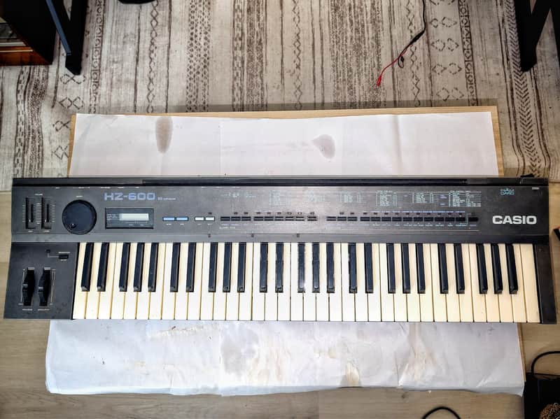 [PARTS/AS-IS] Casio HZ-600 SD 61-Key Synthesizer 1980s image 1